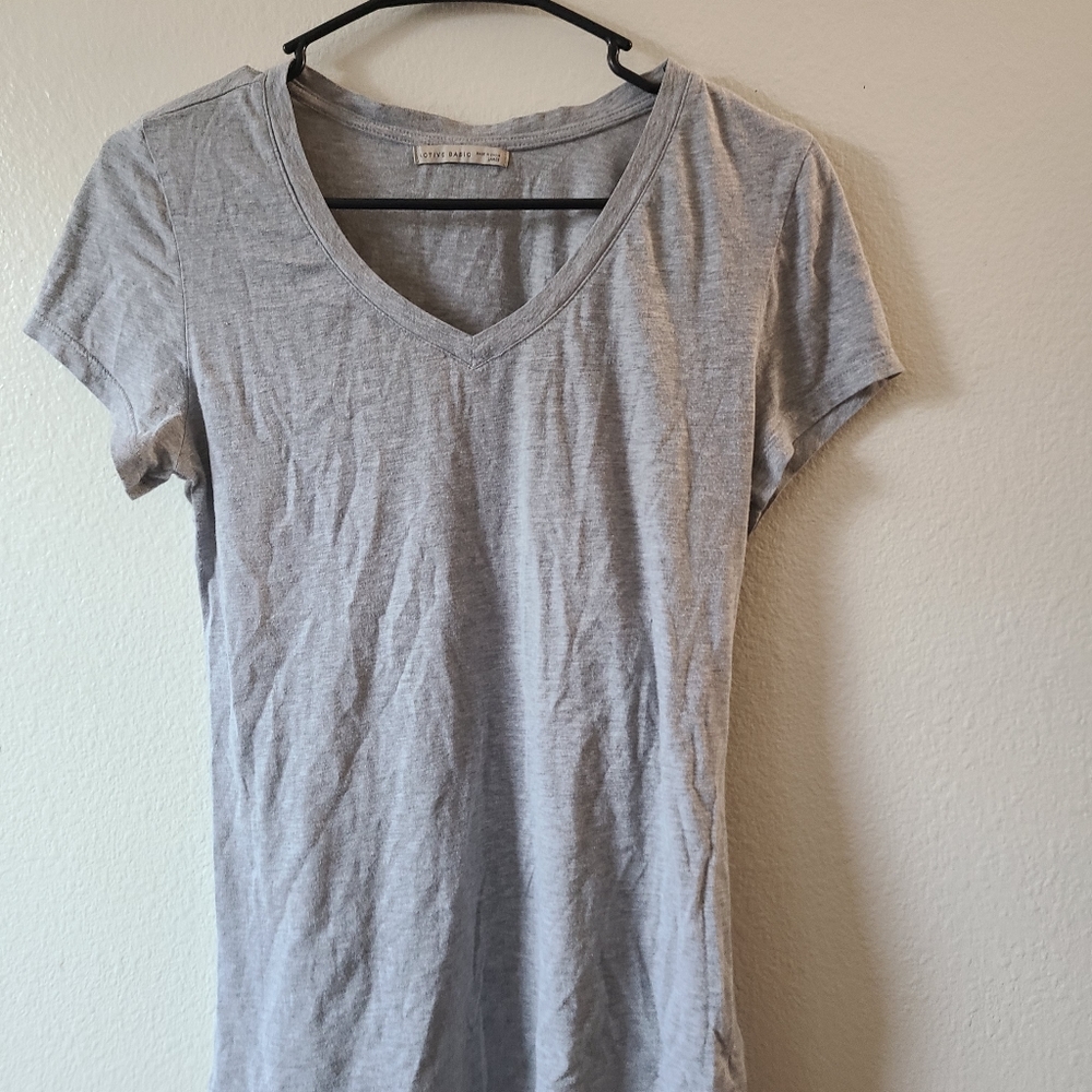 Basic grey tee